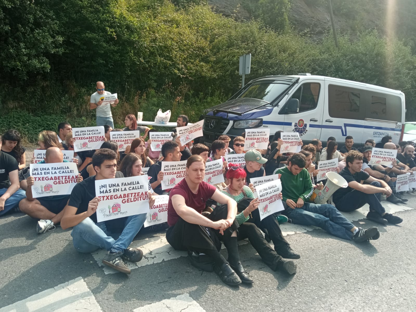 Etxegabetzearen aurkako ekintza, gaur. BERRIA