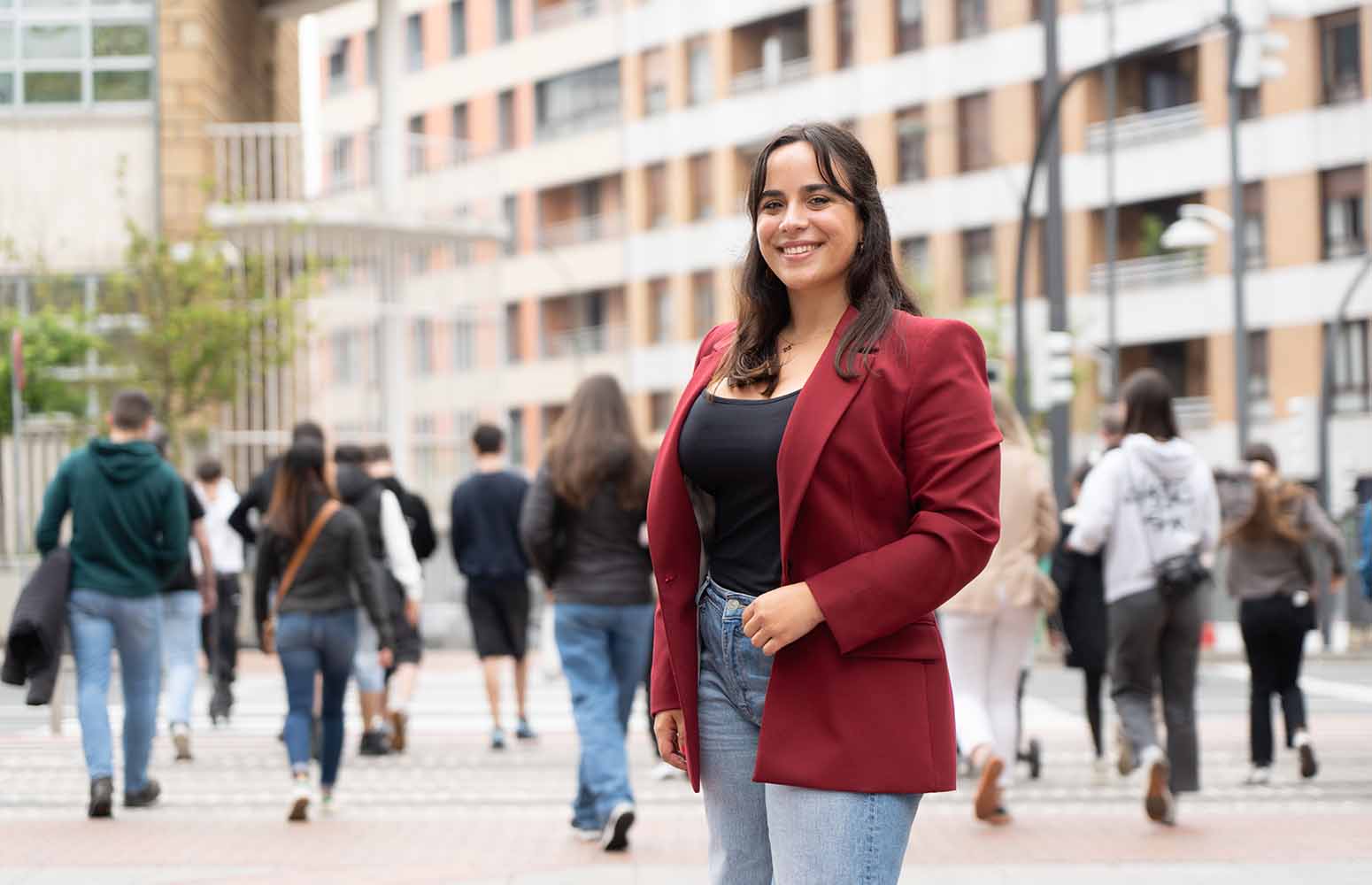 Maitane Alonso Monasterio Medikuntzan graduatua eta ikerlaria, Bilbon, maiatzean. BIZKAIKO HITZA