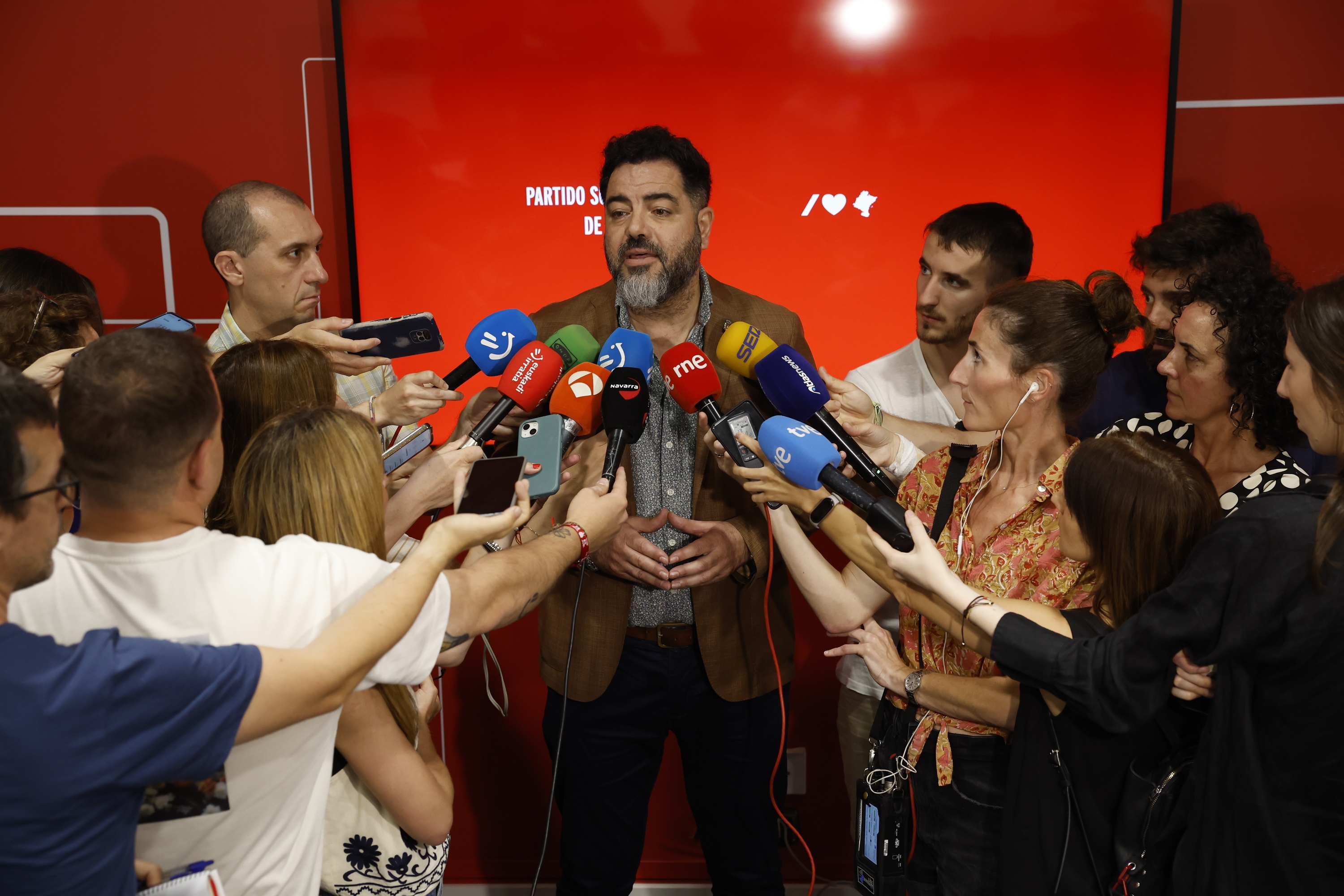 Ramon Alzorriz, PSNren lehendakariorde nagusia, alderdiaren egoitzan. JESUS DIGES / EFE