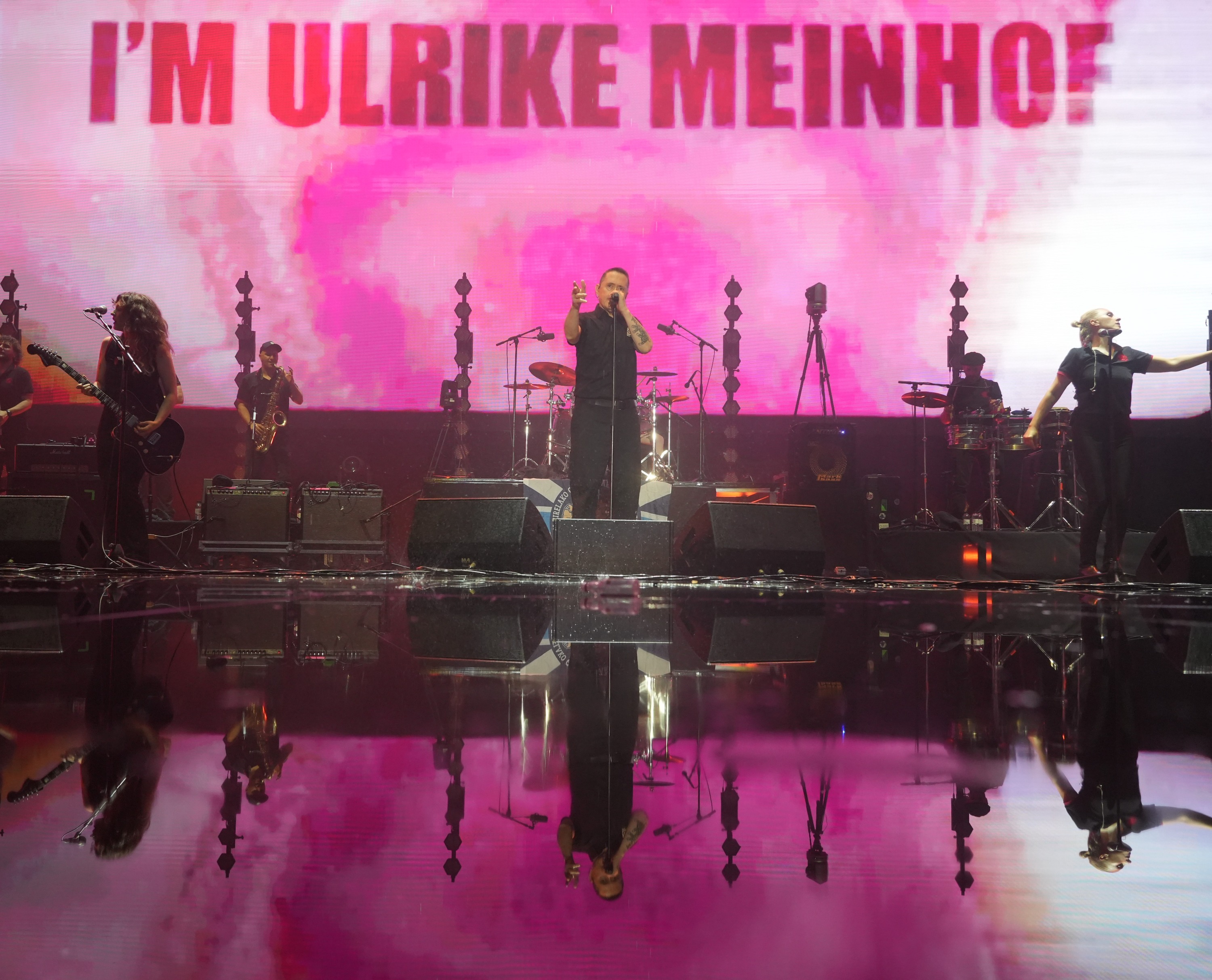 Azkenean, komandanteak hartu zuen agertokiaren agintea. JON URBE / FOKU Azkenean, komandanteak hartu zuen agertokiaren agintea. JON URBE / FOKU