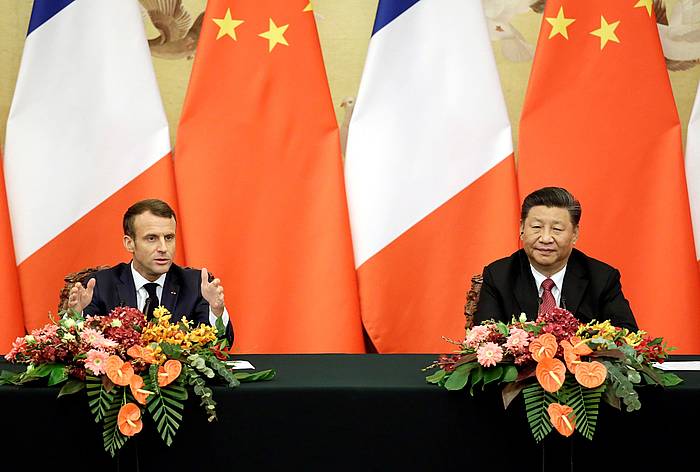 Emmanuel Macron Frantziako presidentea eta Xi Jinping Txinakoa. JASON LEE, EFE