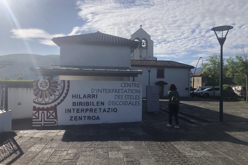 Larzabalgo Hilarri Biribilen Interpretazio zentroa Larzabalgo Hilarri Biribilen Interpretazio zentroa