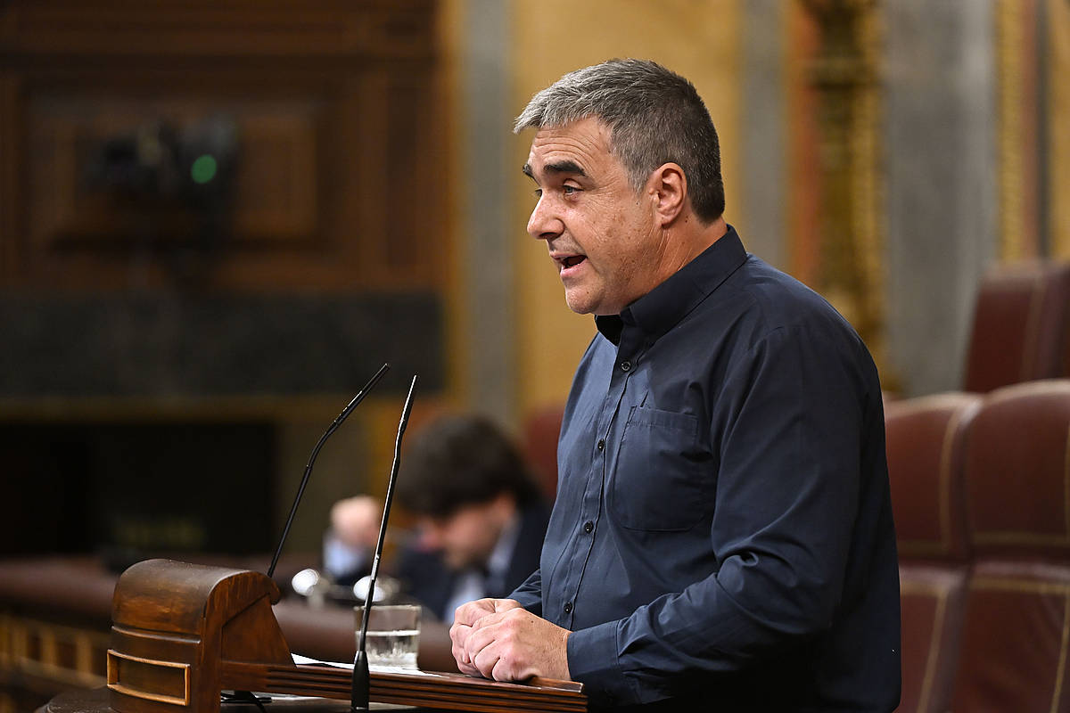 Mikel Otero EH Bilduko diputatua Espainiako Kongresuan, artxiboko irudi batean. FERNANDO VILLAR / EFE