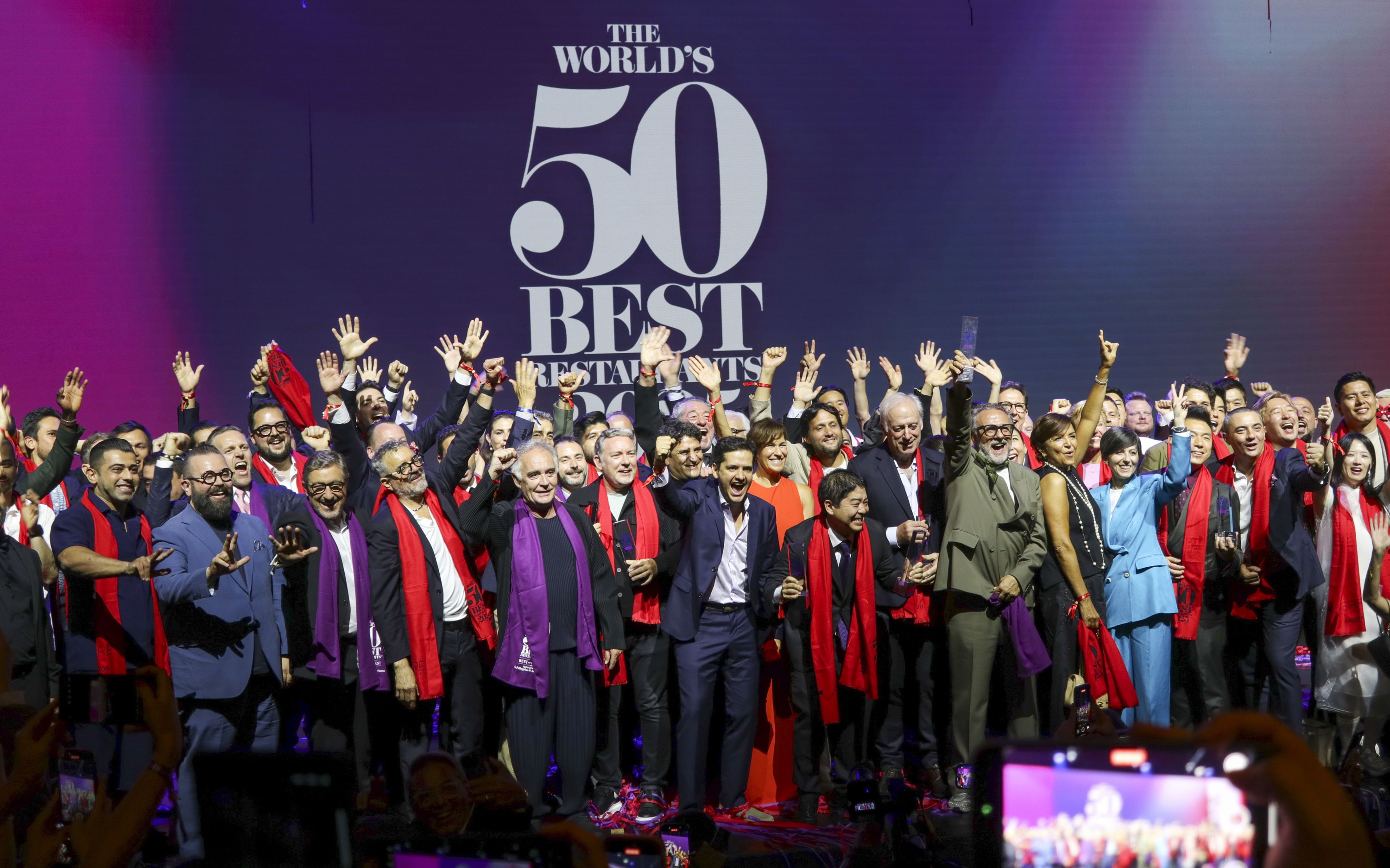 The World's 50 Best Restaurants sariketa, atzo gauean, Turinen (Italia). DANIEL CACERES / EFE 