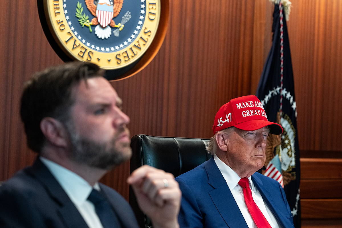 JD Vance AEBetako presiddenteordea eta Donald Trump presidentea, atzo, Washingtonen. EFE