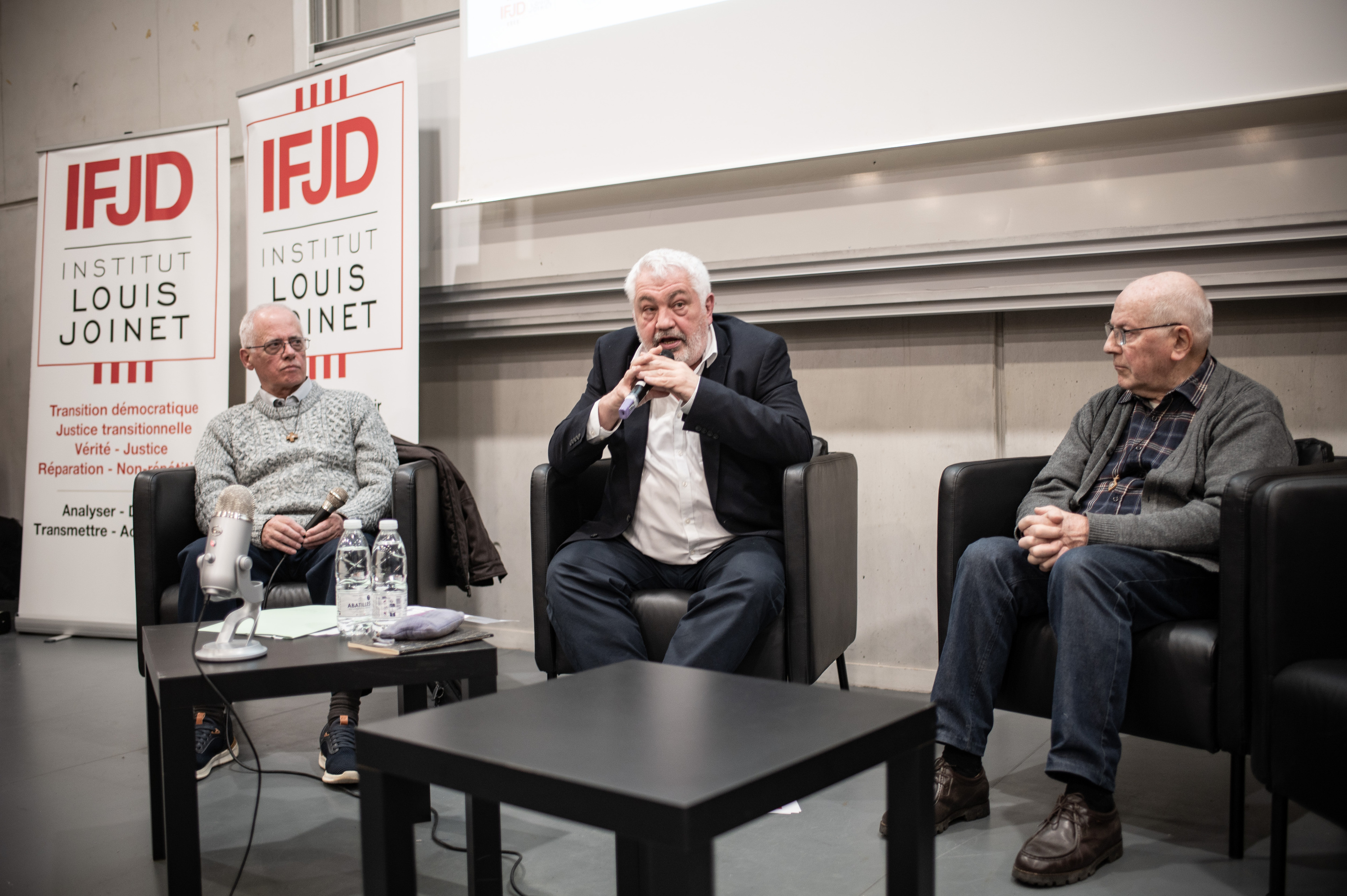 Louis Joinet Institutuari ikerketa komisioa osatzeko proposamena egin zioteneko agerraldia. PATXI BELTZAIZ
