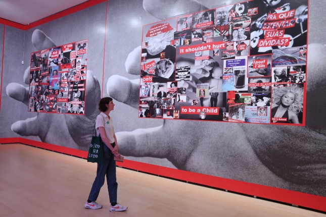 (ID_15083257) (Oskar Matxin Edesa/@FOKU) 2025-06-23, Bilbo. Barbara Kruger artistaren erakusketa Guggenheim museoan (ID_15083257) (Oskar Matxin Edesa/@FOKU) 2025-06-23, Bilbo. Barbara Kruger artistaren erakusketa Guggenheim museoan