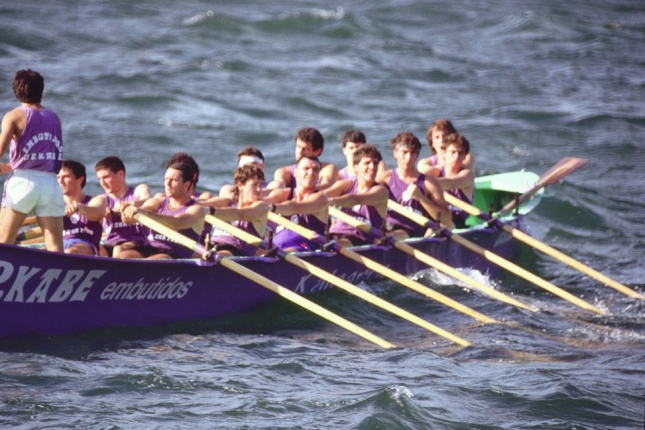(ID_17508605217425) (/EZEZAGUNA) San Pedroko trainerua, 1995ean (ID_17508605217425) (/EZEZAGUNA) San Pedroko trainerua, 1995ean