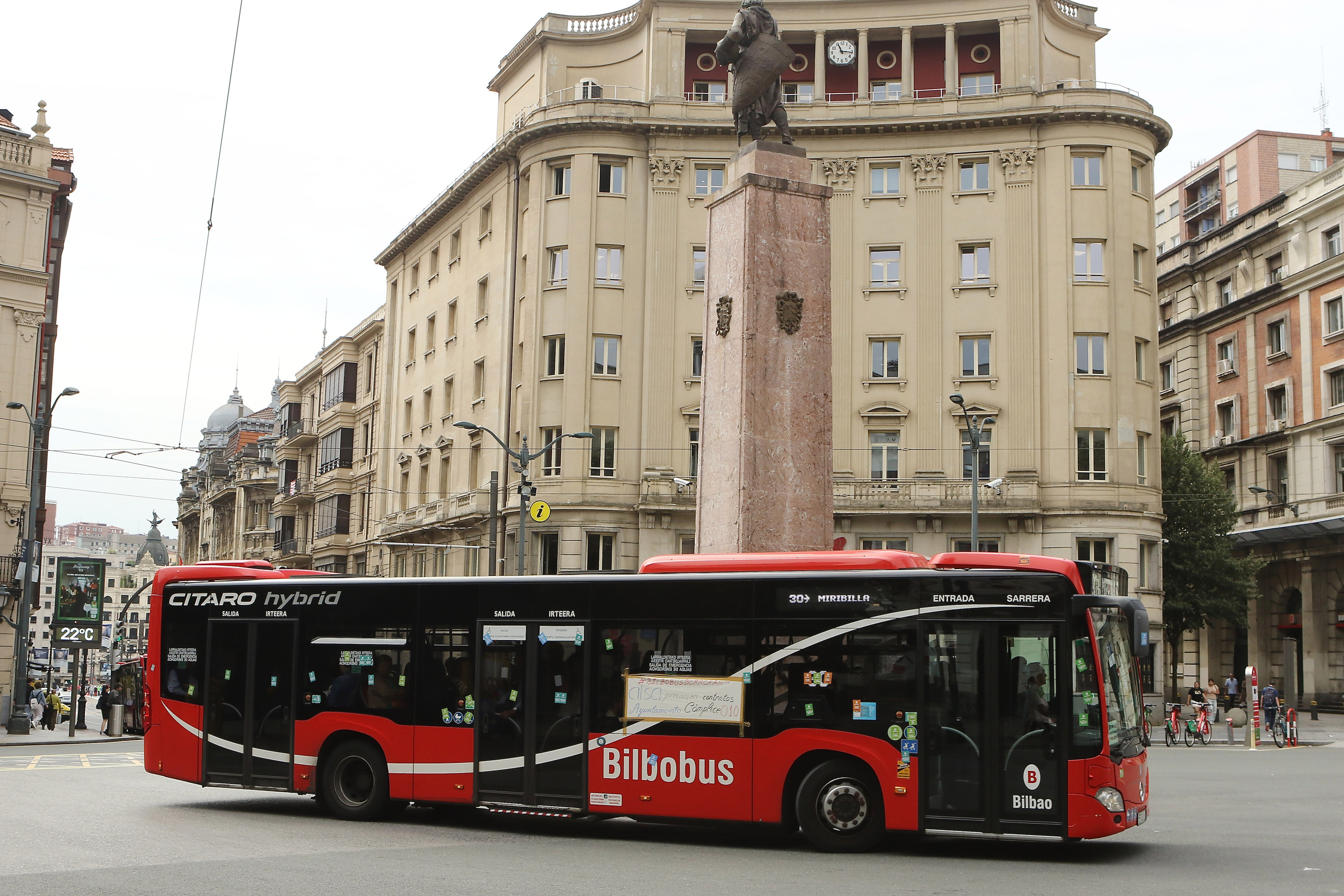 Autobus bat, Bilbon. OSKAR MATXIN EDESA / FOKU