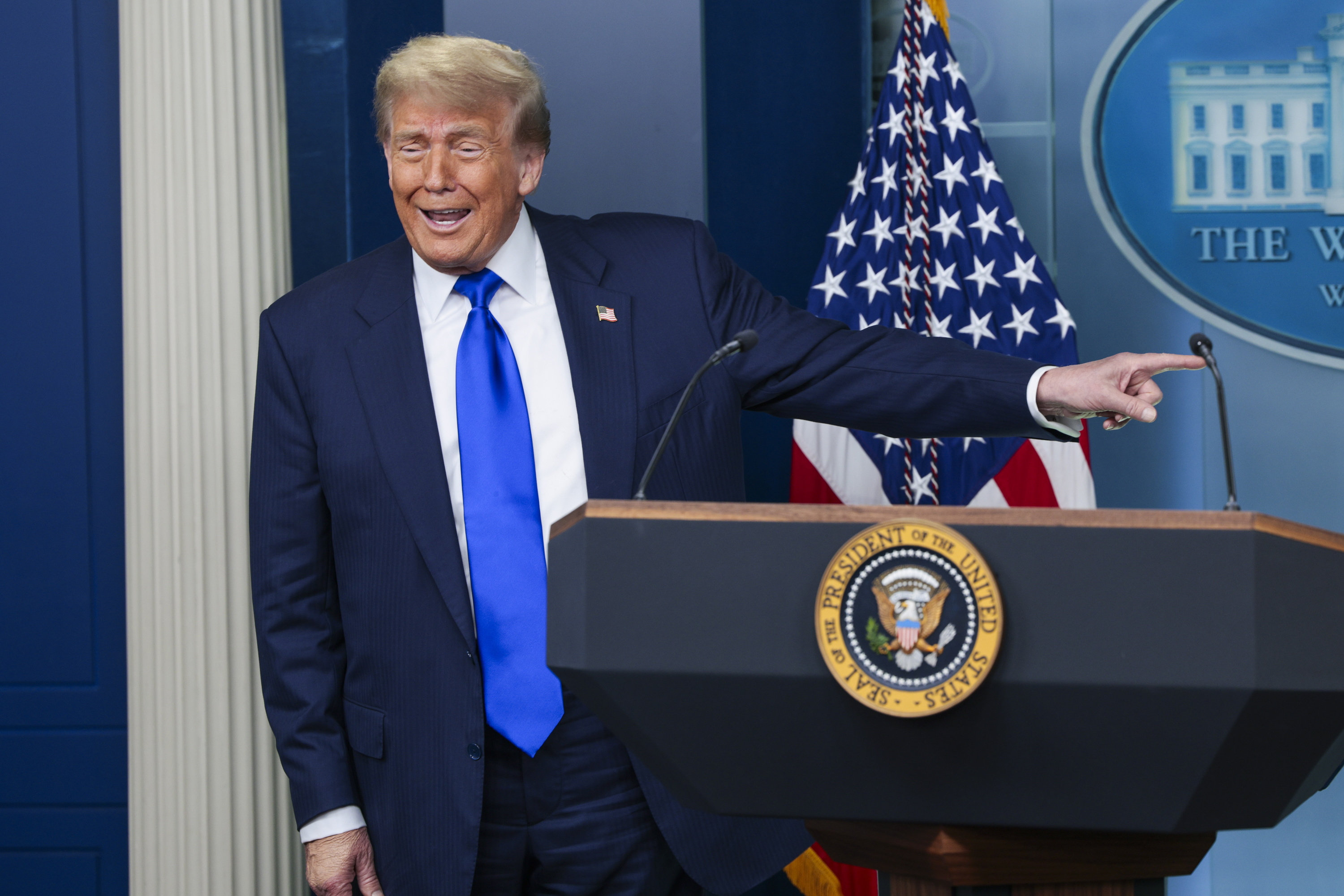 Donald Trump AEBetako presidentea, gaur, Etxe Zurian egin duen agerraldian. SHAWN THEW/EFE