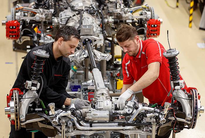 Porscheren auto fabrika, Stuttgart hirian. ROLAND WITTEK