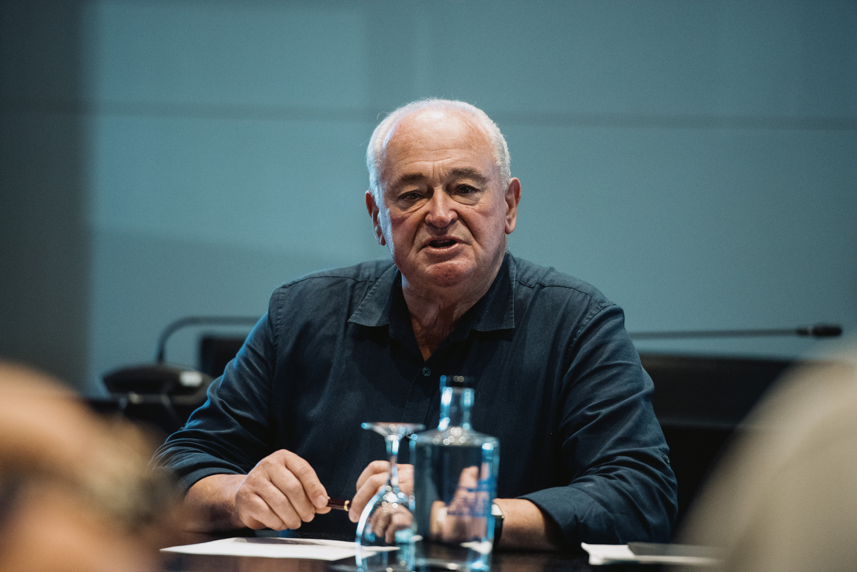 Jean-Jacques Lasserre, arratsaldean egin duen prentsaurrekoan, Pirinio Atlantikoetako Departamenduko Baionako egoitzan. GUILLAUME FAUVEAU