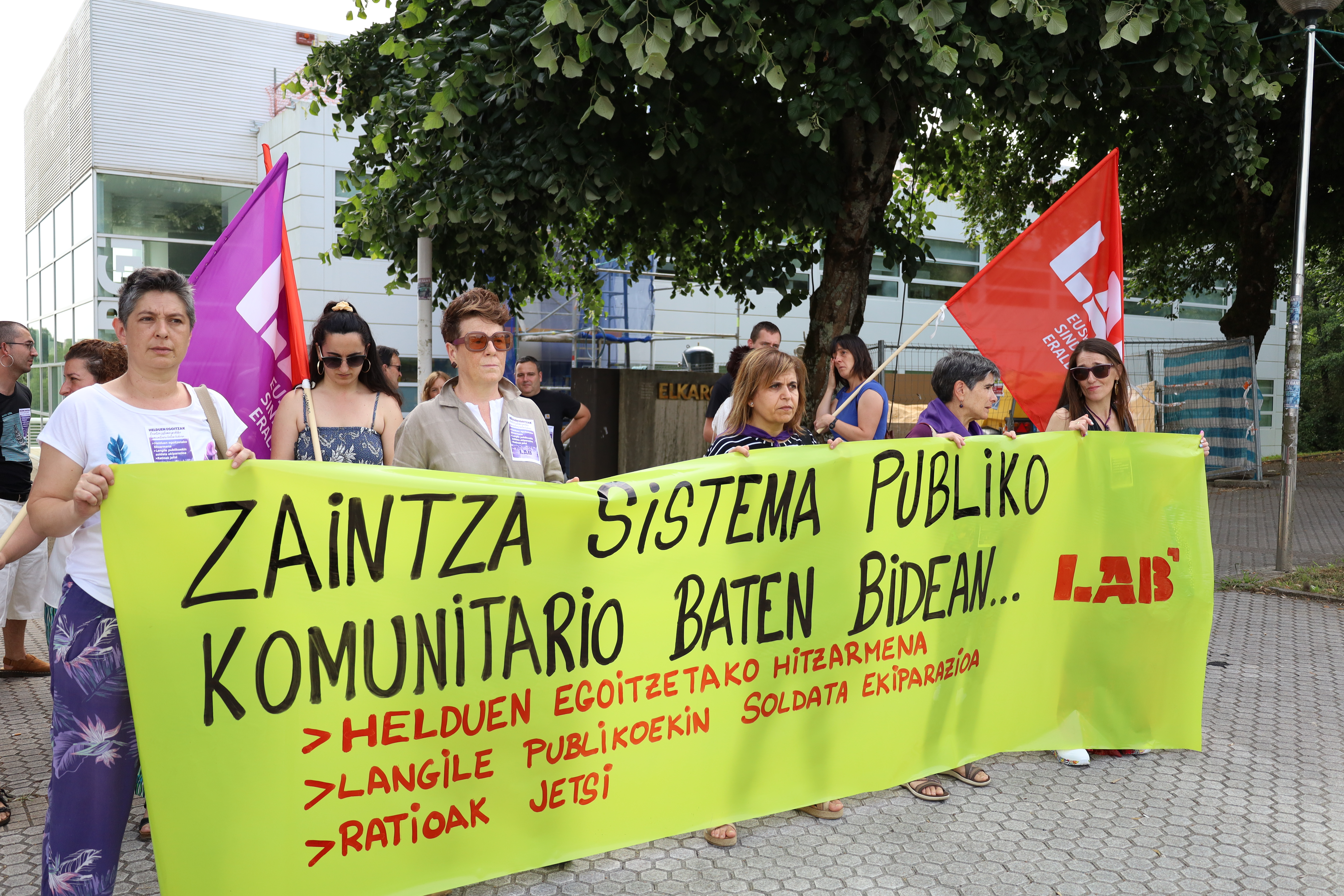 Gipuzkoako zahar etxeetako langileen elkarretaratzea, gaur. LAB