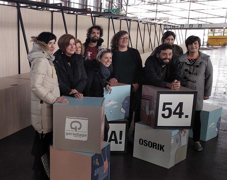 Durangoko Azokako antolatzaileak Landako Gunean izango diren stand berriekin. BERRIA