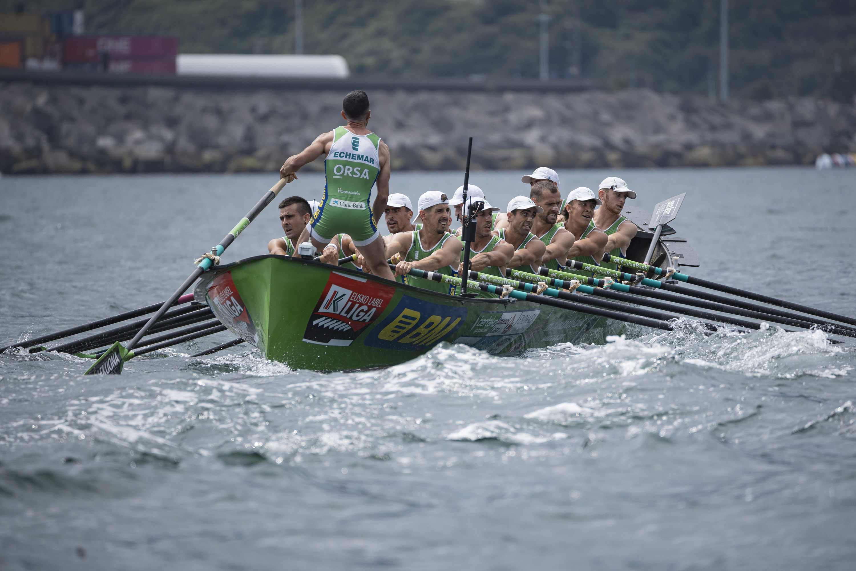 Hondarribia, Eusko Label ligako laugarren estropadan, Zierbenan. ARITZ LOIOLA / FOKU