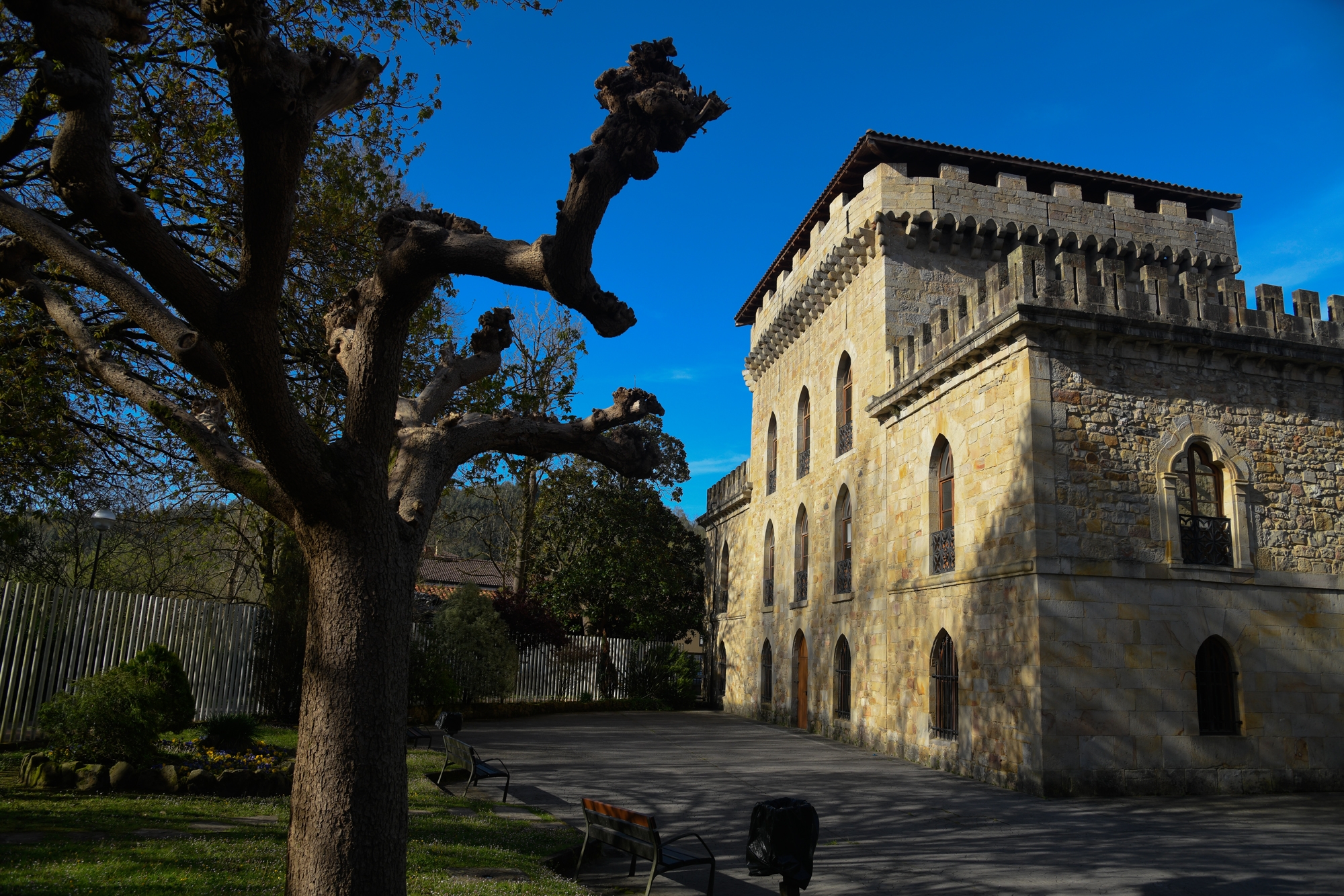 Torrebilleta jauregi neogotikoa. JOSEAN GIL-GARCIA