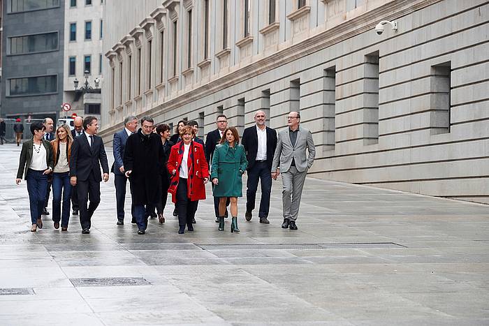 Espainiako Gorteetako EAJko diputatuak eta senatariak, gaur goizean, Madrilen. ZIPI / EFE