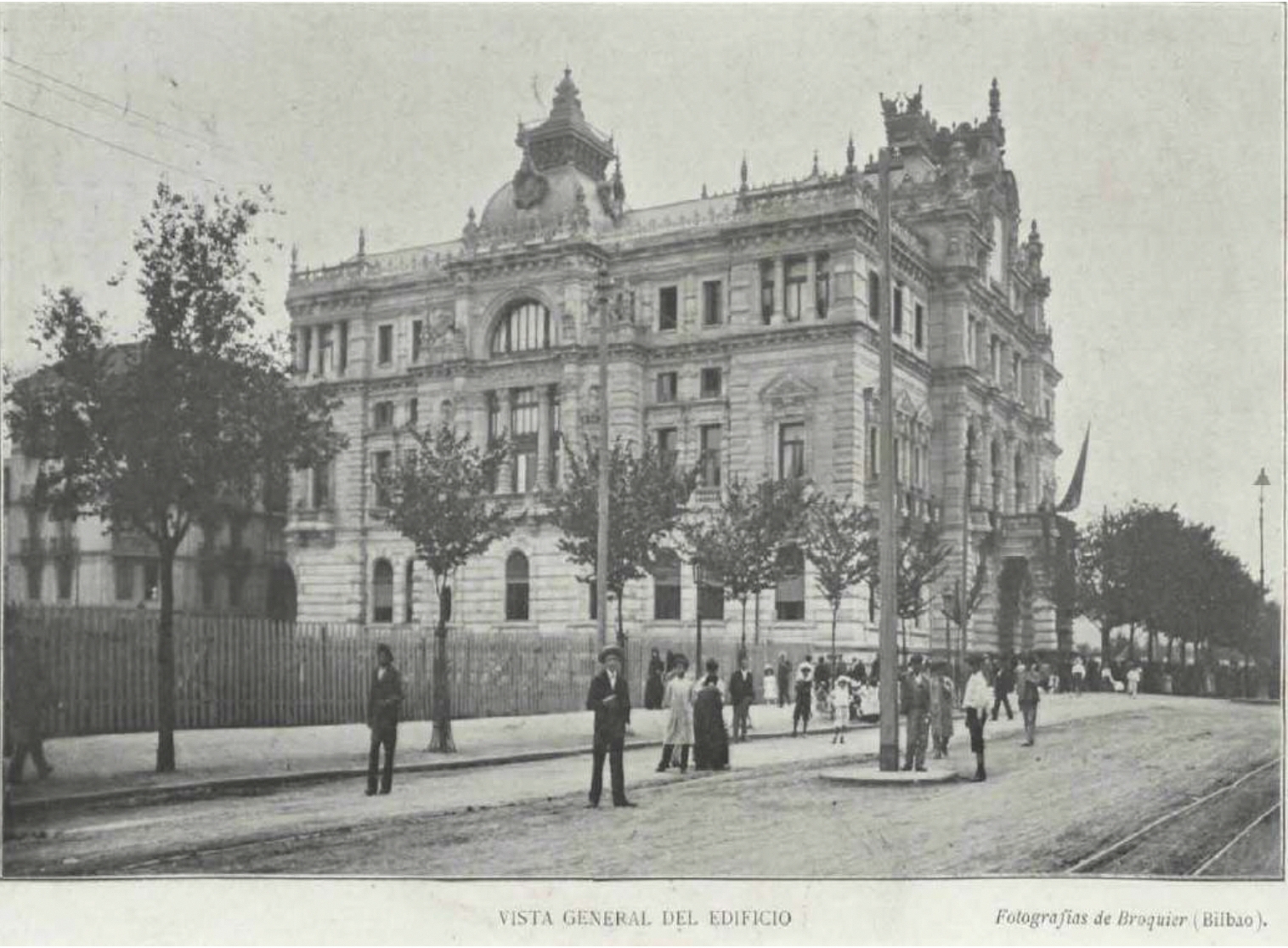 Bizkaiko foru jauregia, Bilboko Kale Nagusian, 1900eko irudi batean. BIZKAIKO FORU ALDUNDIA