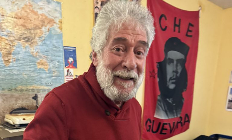 Georges Ibrahim Abdallah Lannemezango kartzelako ziegan, duela gutxiko argazki batean. ERIC COQUEREL