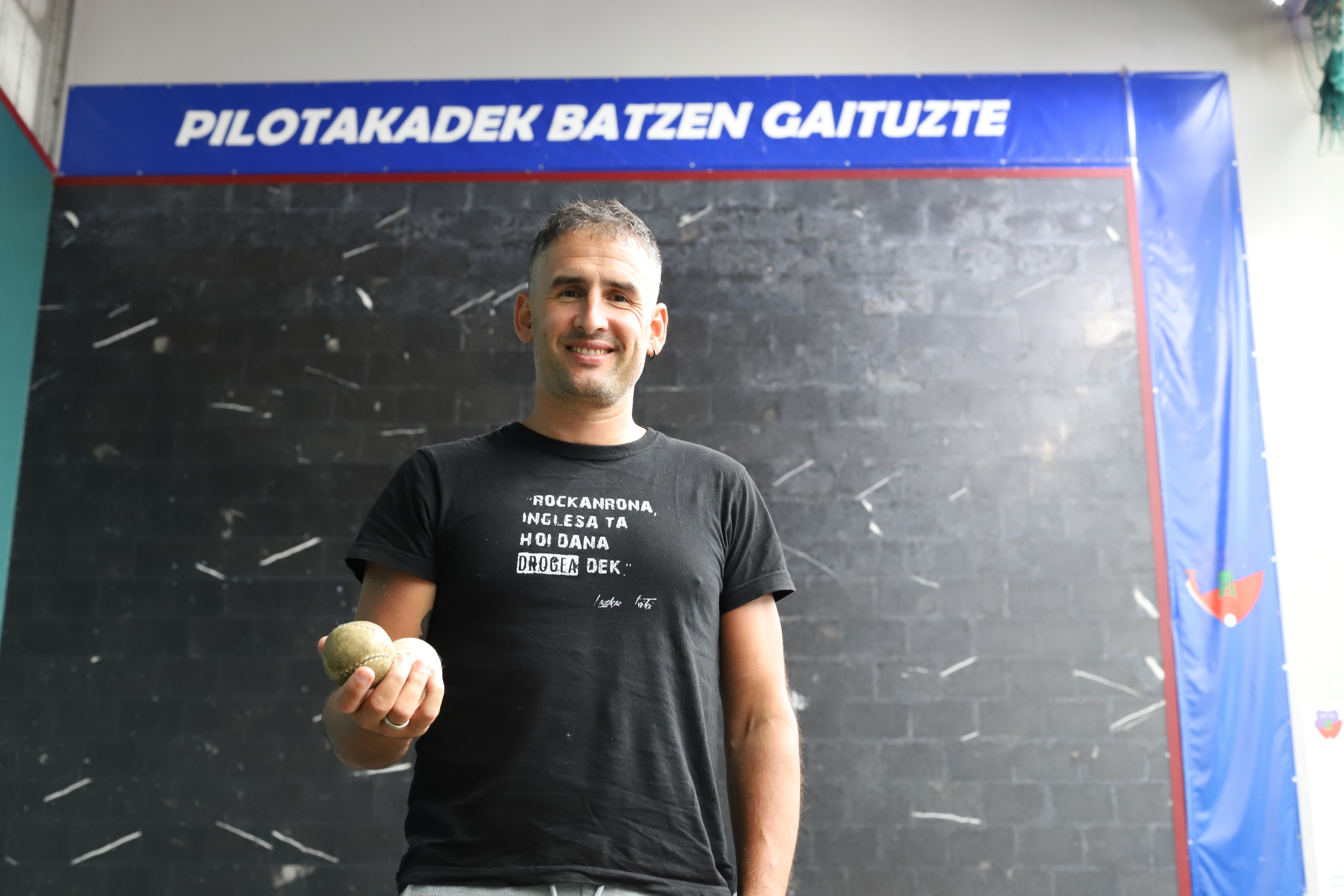 Iñaki Lizaso, gaur zortzi, Villabonako frontoian. JOSU ARTUTXA
