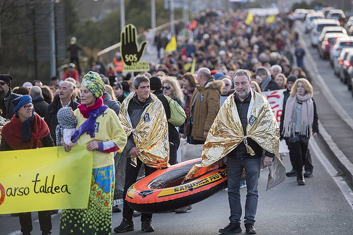 Migratzaileentzat "harrera duina" eskatzeko manifestazio bat, urtarrilean, Irunen. GORKA RUBIO / FOKU