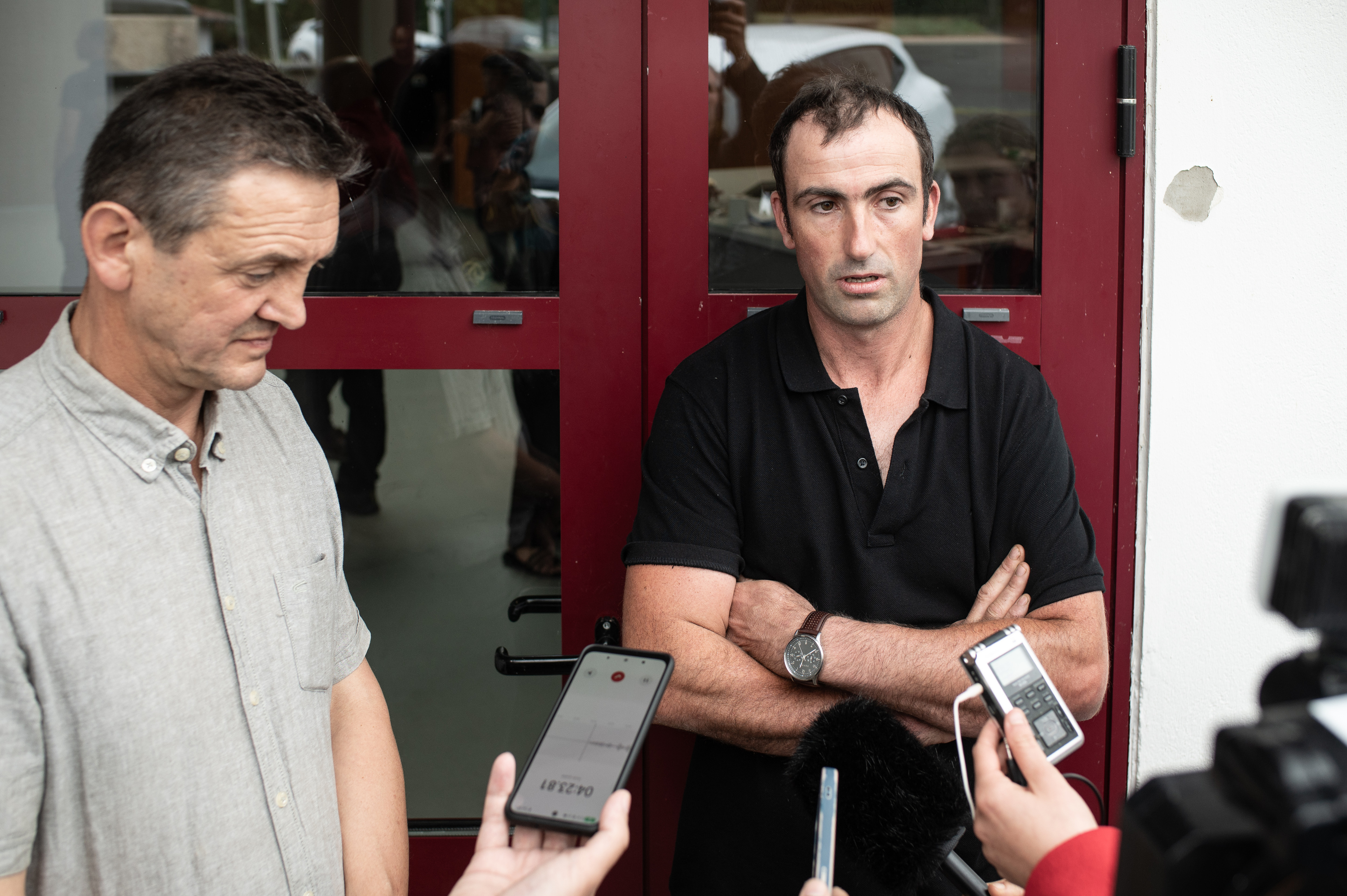 Chassard eta Gazagain, Larzabalen egin duten bilkuraren ondotik, gaur. PATXI BELTZAIZ