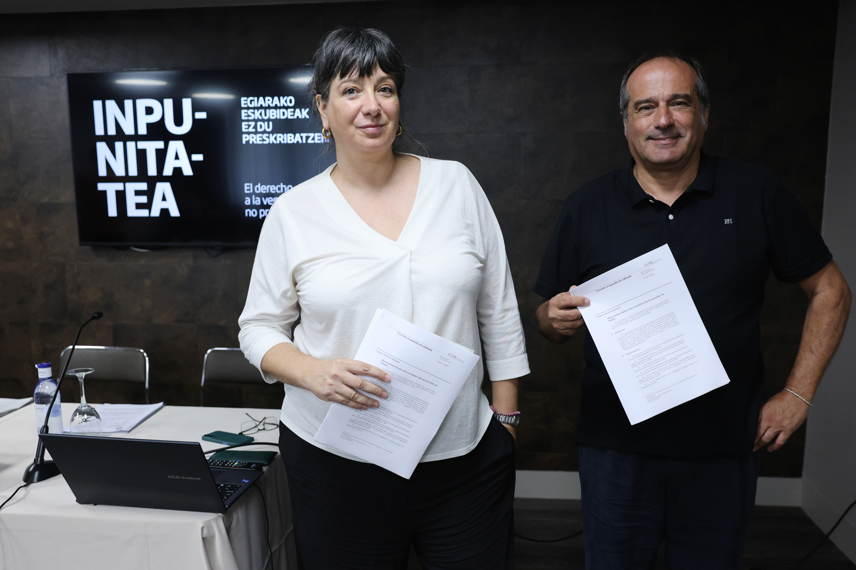 Iratxe Urizar eta Agus Hernan, Bilbon egindako agerraldian. OSKAR MATXIN EDESA / FOKU