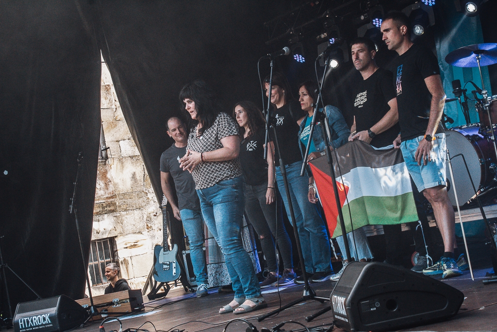Hatortxu Rock jaialdia hasteko ekitaldia. BIZIPOZTU