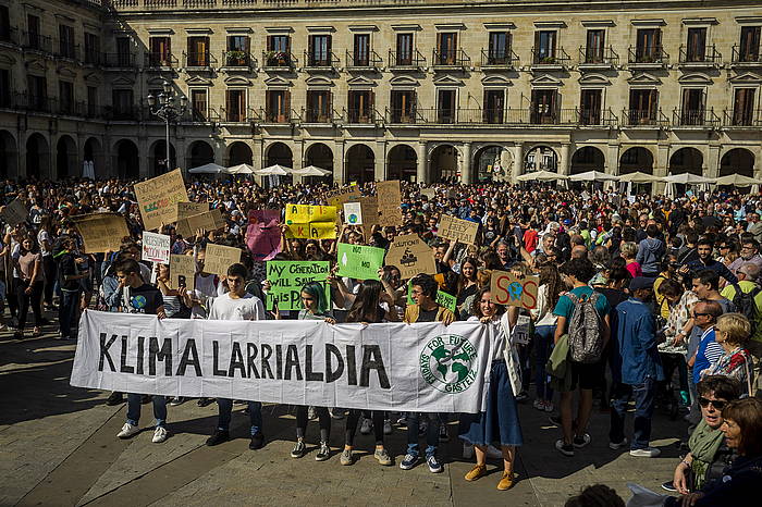 Klima larrialdiaren kontrako manifestazio bat. JAIZKI FONTANEDA / FOKU