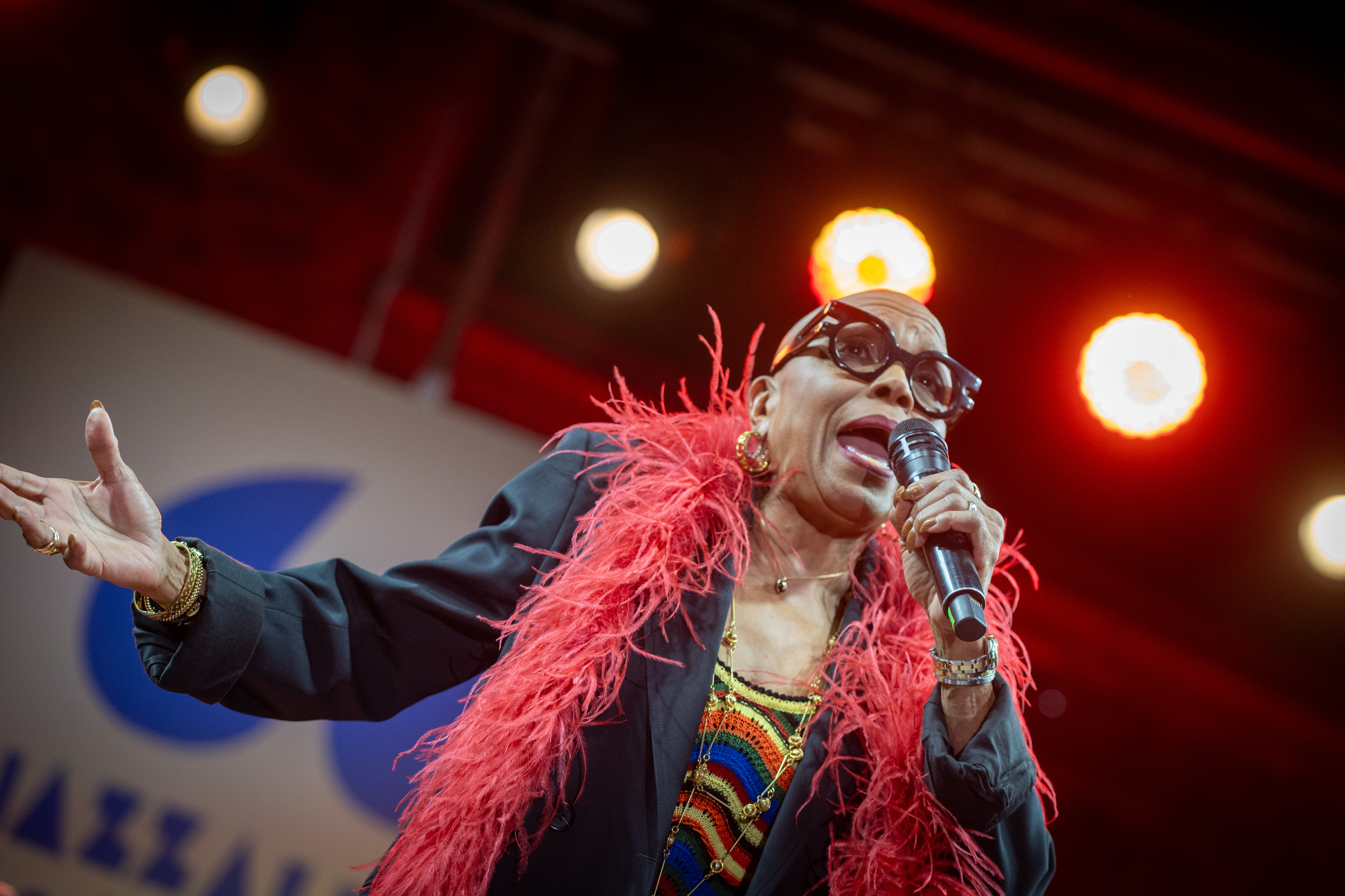 Dee Dee Bridgewater ostiraleko kontzertuan. GORKA RUBIO / FOKU
