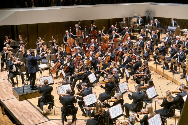gewandhaus2 nelsons fotodejens gerber(1) gewandhaus2 nelsons fotodejens gerber(1)