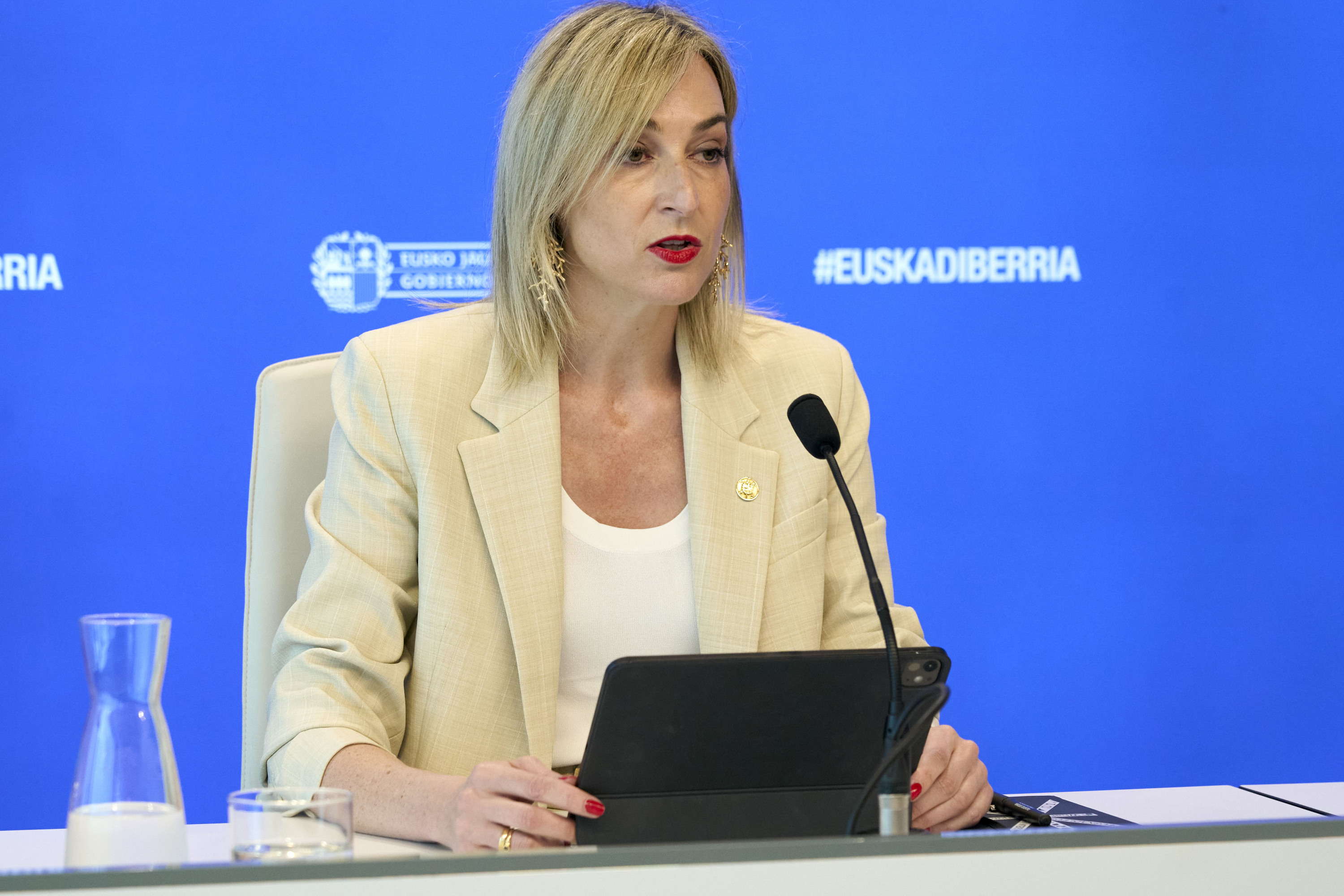 Maria Ubarretxena Eusko Jaurlaritzako eleduna, gaurko agerraldian. L. RICO / EFE