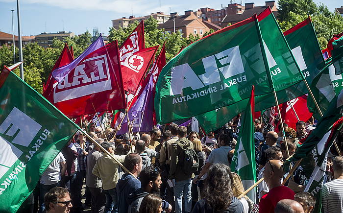 ELAren ikurrak Bizkaiko metalgintzako manifestazio batean. LUIS JAUREGIALTZO / FOKU