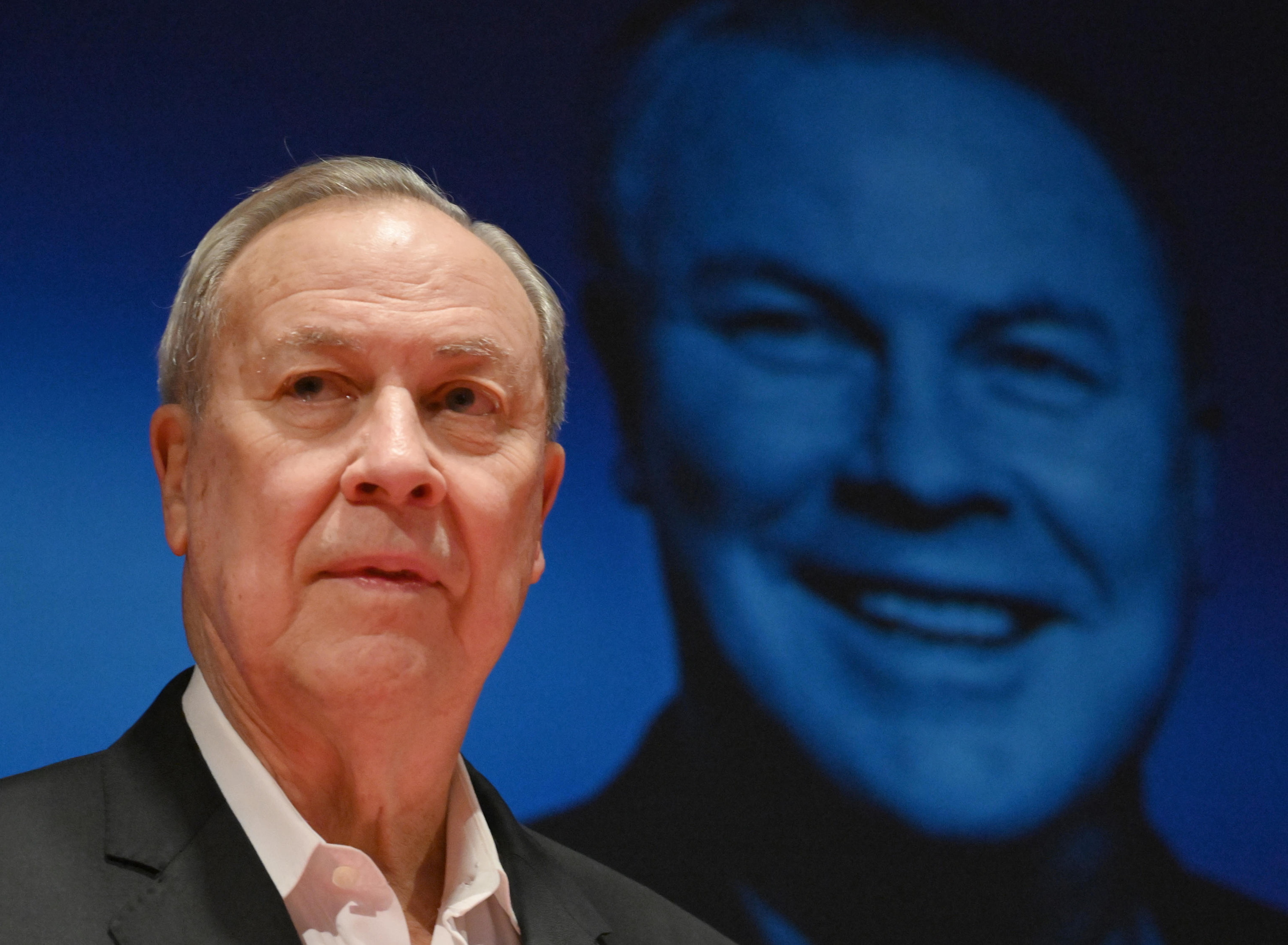 Robert Wilson, 2024an Milanen (Italia) jaso zuen sari baten harira egindako ekitaldian. DANIEL DAL ZENNARO / EFE