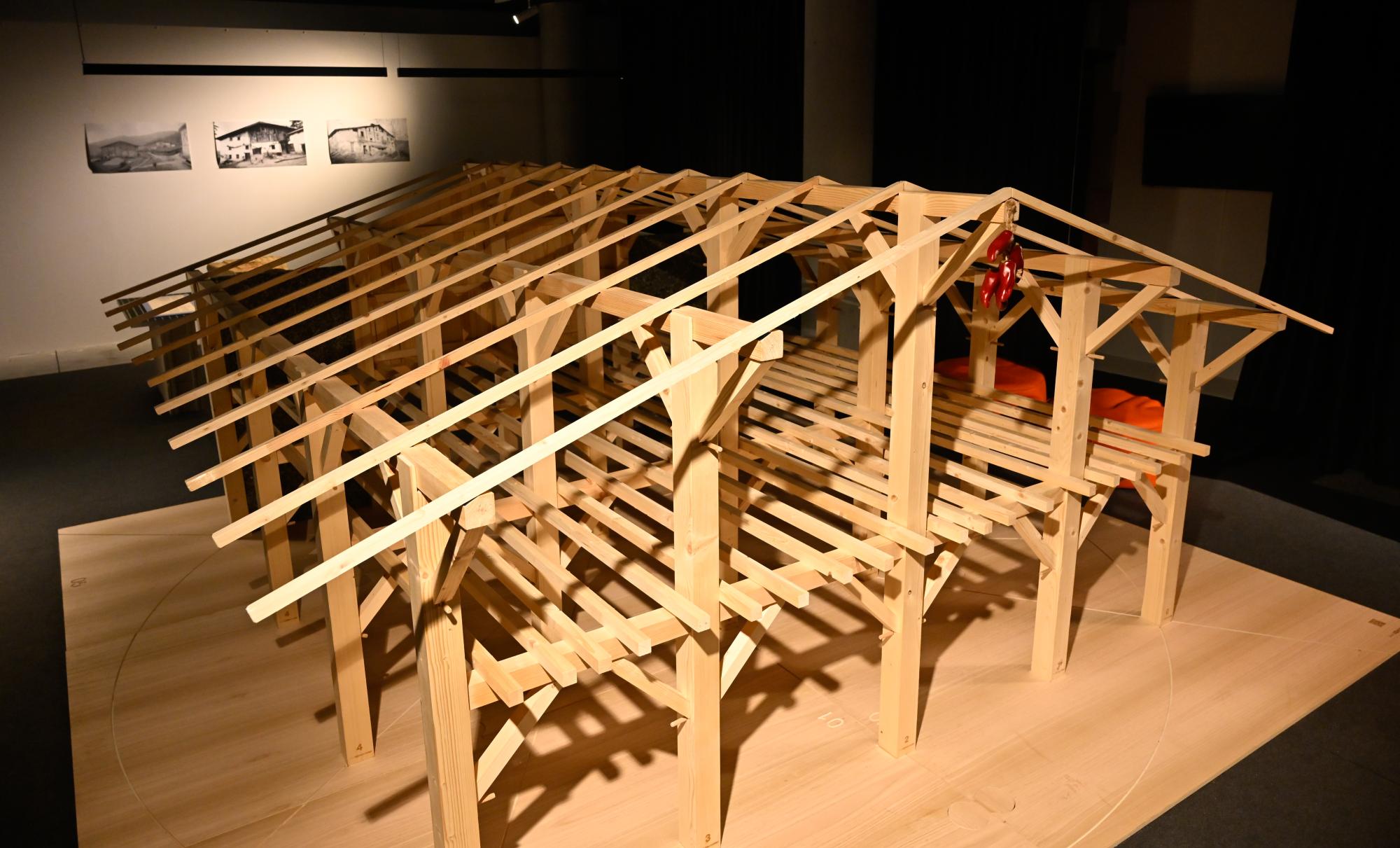 Olaberriko Bengoetxe Txiki baserriaren maketa, Euskadiko Arkitektura Institutuan. GORKA RUBIO / FOKU