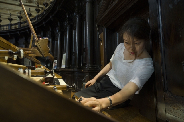 Shin-Young Lee 86. Musika Hamabostaldiaren Organo Zikloaren aurkezpenean, gaur goizean, Donostiako Koruko Andre Mariaren basilikan. Shin-Young Lee 86. Musika Hamabostaldiaren Organo Zikloaren aurkezpenean, gaur goizean, Donostiako Koruko Andre Mariaren basilikan.