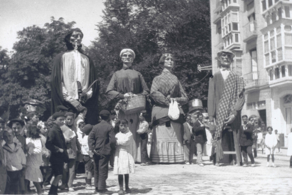 gigantes cabezudos vitoria historia