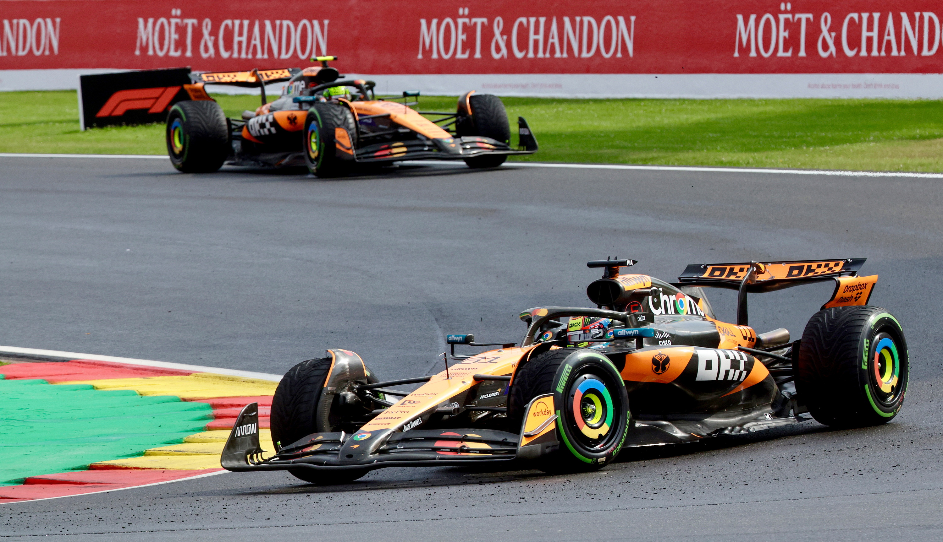 Oscar Piastri eta Lando Norris. OLIVIER MATTHYS / EFE