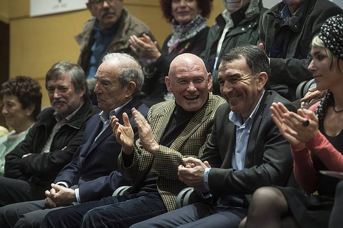 Juan Jose Ibarretxe eta Iñigo Iruin, Demokrazia Bai-ren agiria aurkeztu zuten egunean, Donostian. JON URBE / FOKU