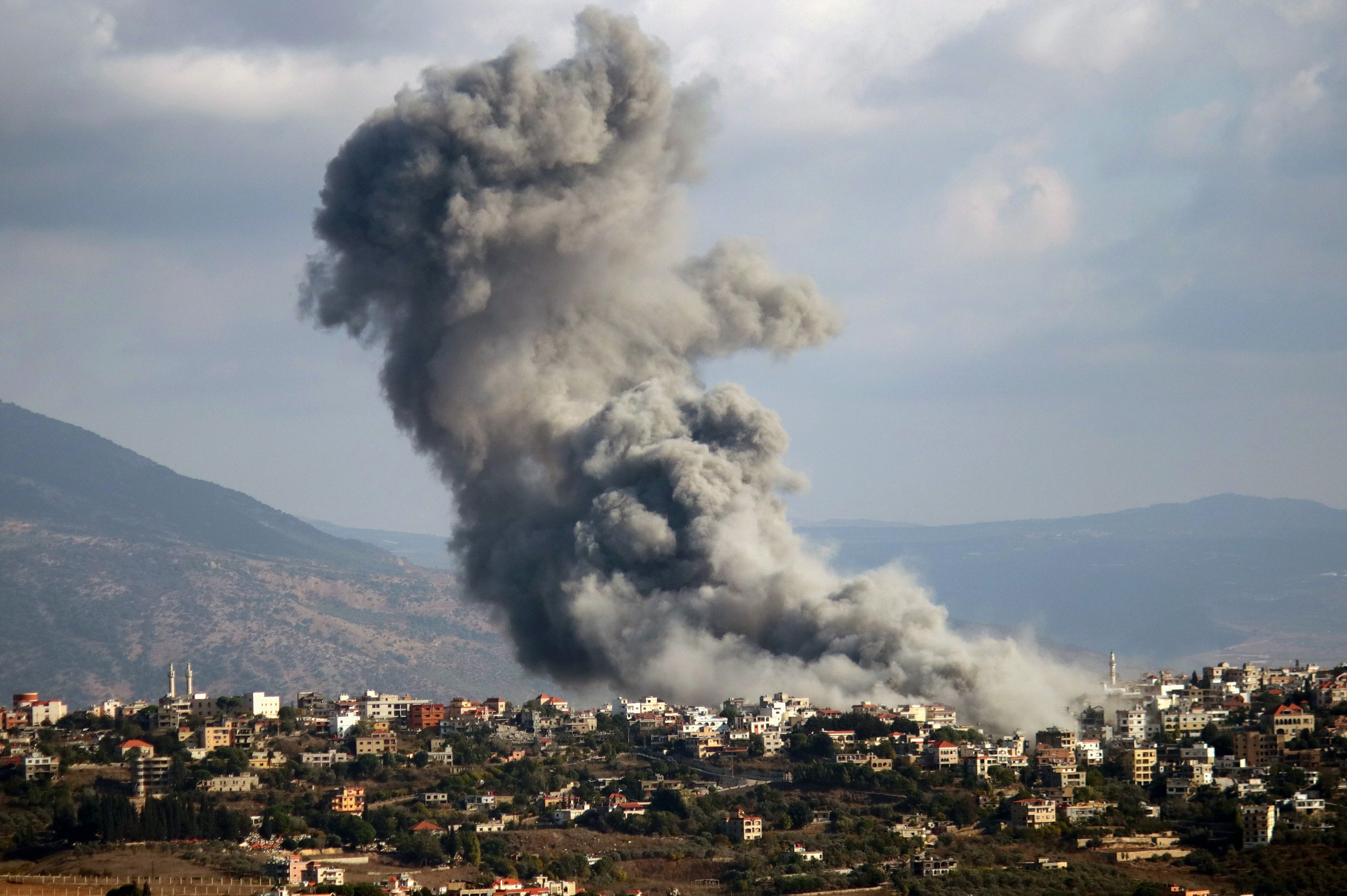 Aire eraso baten ondoren isuritako kutsadura, Khiam herrian, Libanon, iaz.  EFE