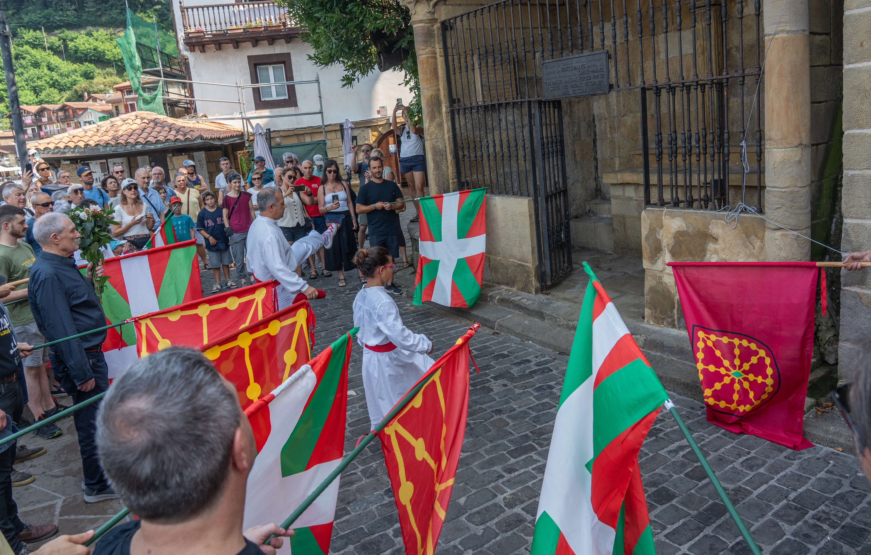 Pasaian egindako ekitaldia, gaur eguerdian. ANDONI CANELLADA / FOKU