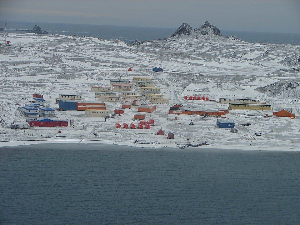 Txilek Antartikan duen Frei Montalva basea. MEFISTO29