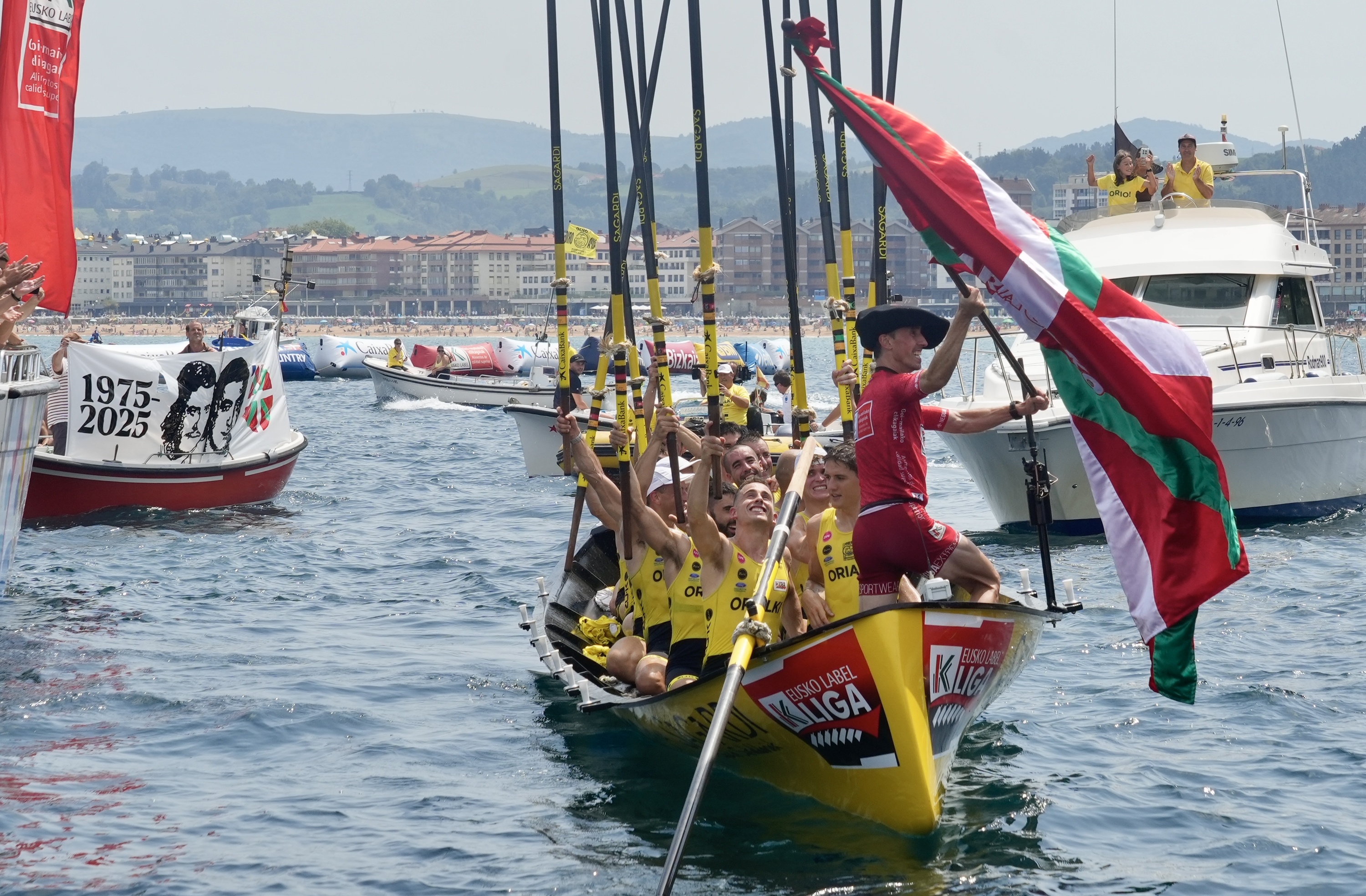 Orio, gaur, Zarauzko Ikurrina astintzen. ANDONI CANELLADA / FOKU