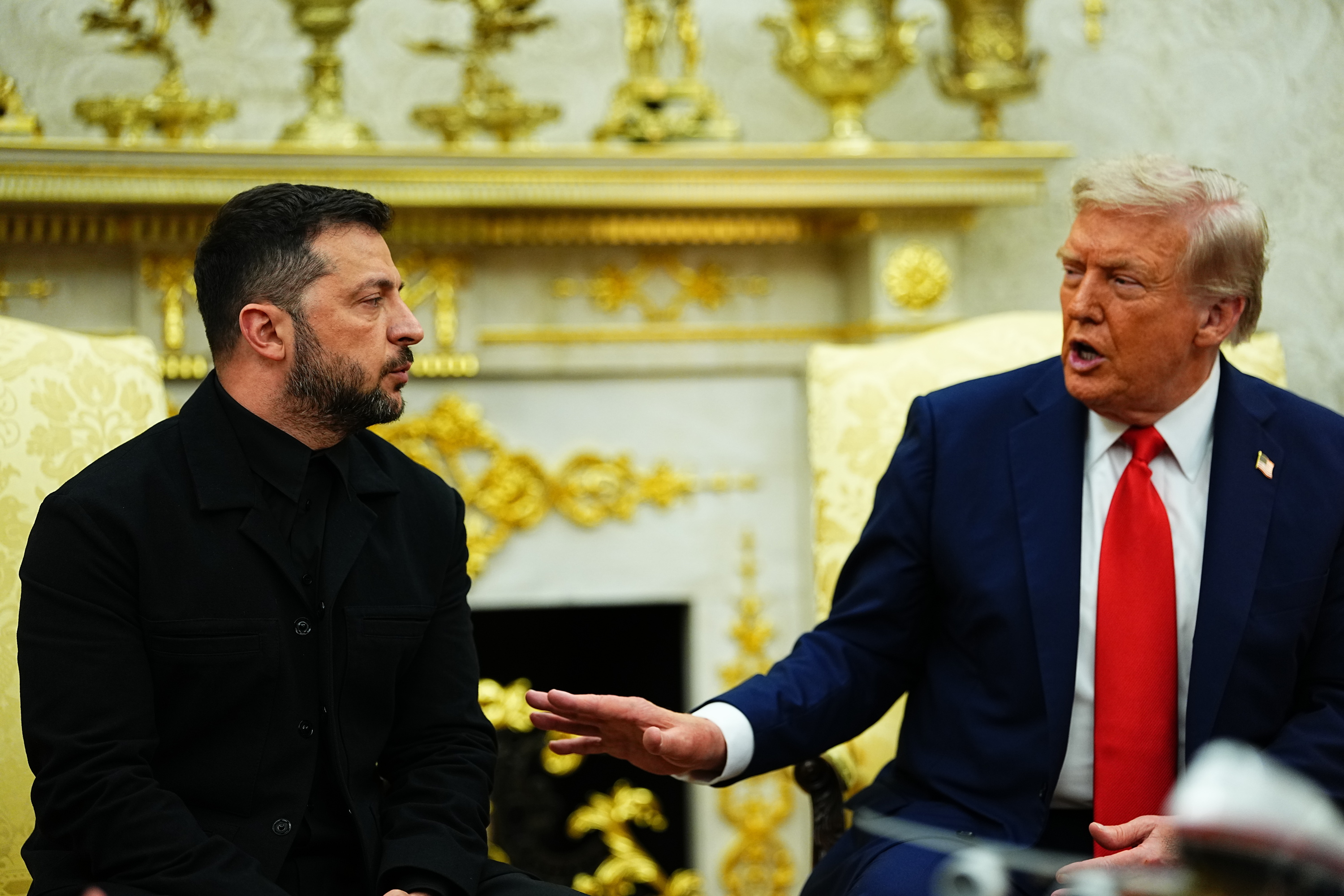 Volodimir Zelenski Ukrainako presidentea eta Donald Trump AEBetakoa Washingtonen, gaur. AARON SCHWARTZ / EFE