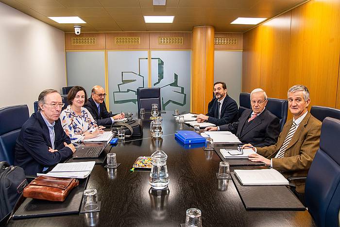 Autogobernu ponentziako batzorde teknikoaren azken bilera, abenduaren 2an, Eusko Legebiltzarrean. JON RODRIGUEZ BILBAO, FOKU