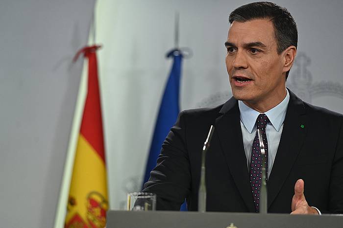 Pedro Sanchez PSOEren gobernuburugaia, atzo gauean, Moncloan. FERNANDO VILLAR, EFE