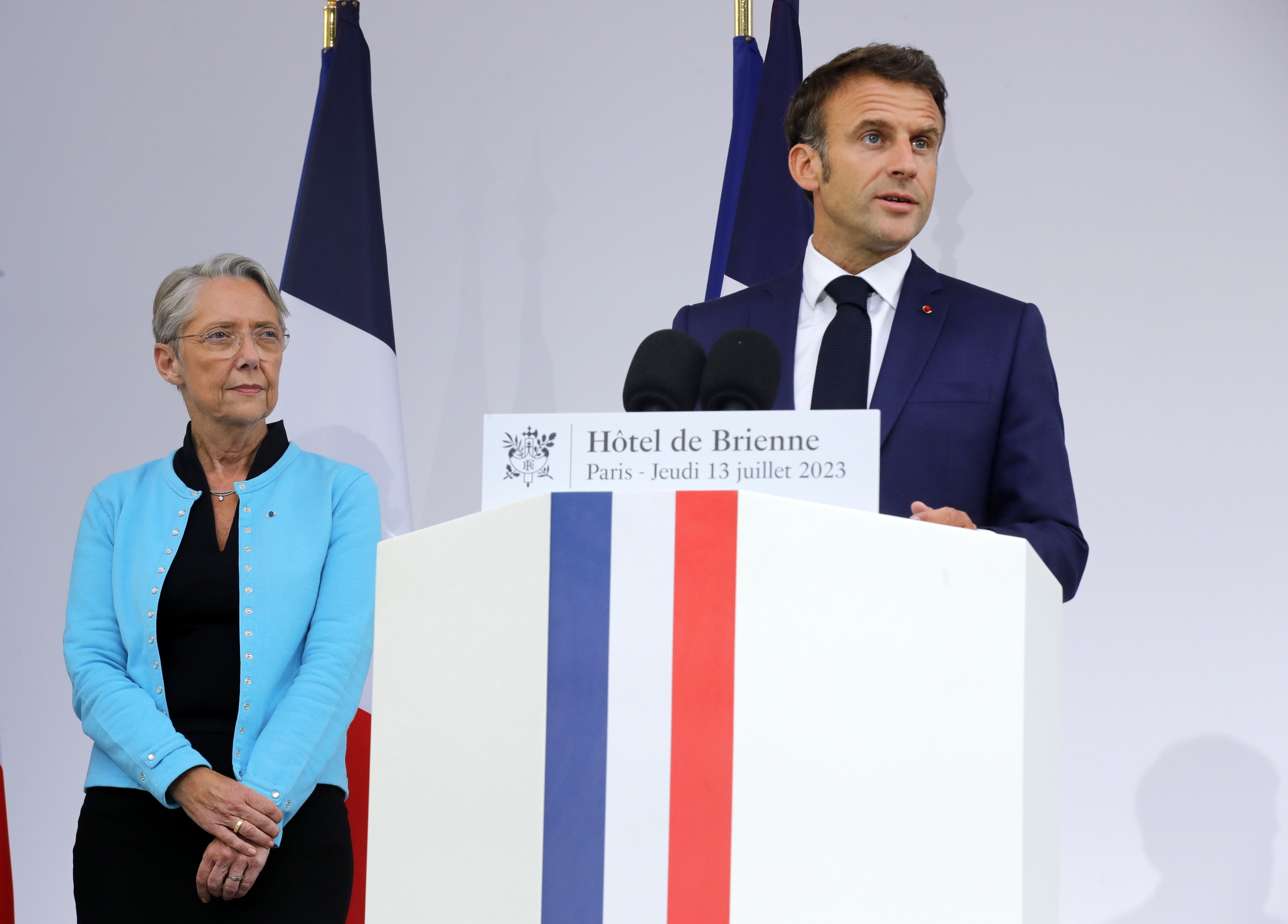 Emmanuel Macron Frantziako presidentea eta Elizabeth Borne 2022tik 2024ra lehen ministro izandakoa. TERESA SUAREZ / EFE