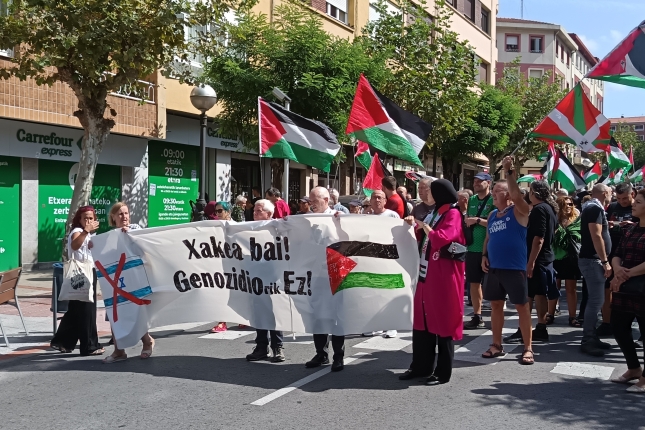 (ID_17577765951885) Sestao-Palestina taldeak protesta egin zuen 2025eko irailaren 13