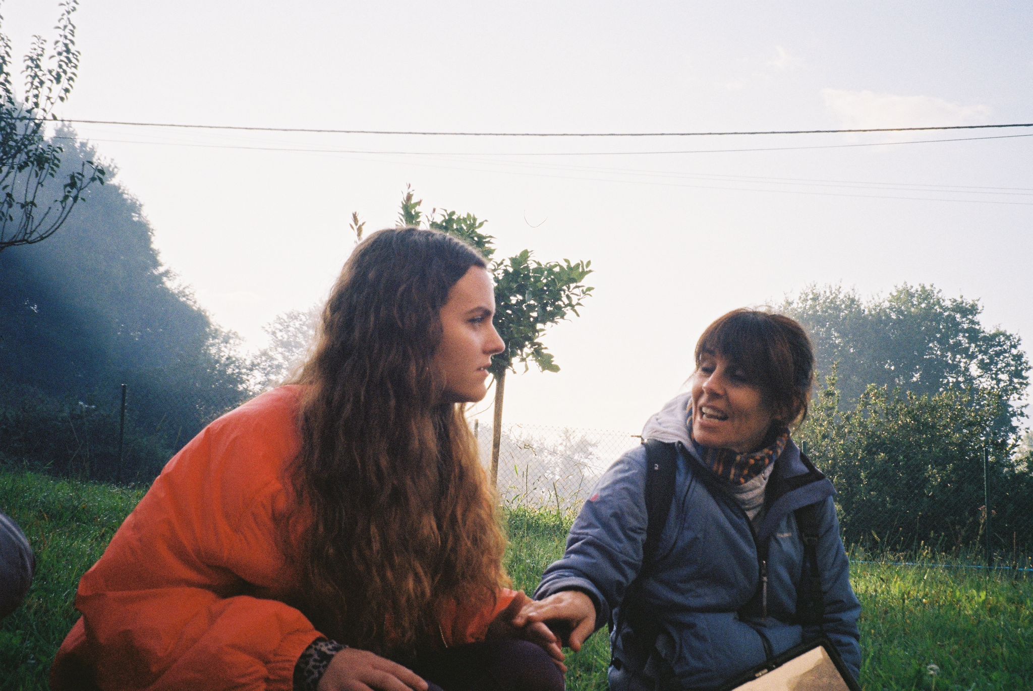 Ainhoa Larrañaga eta Ainhoa Aierbe, 'Desagertuta'-ren grabazioan. AINHOA AIERBEK UTZIA
