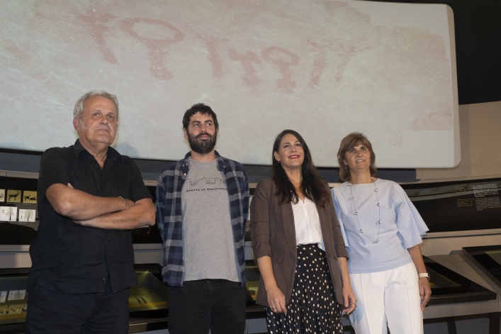(ID_15326482) (Monika del Valle/@FOKU) 2025-09-17, Bilbo.Erlapiku, Bizkaian aurkitutako historiaurreko labar-artea duen aztarnate...